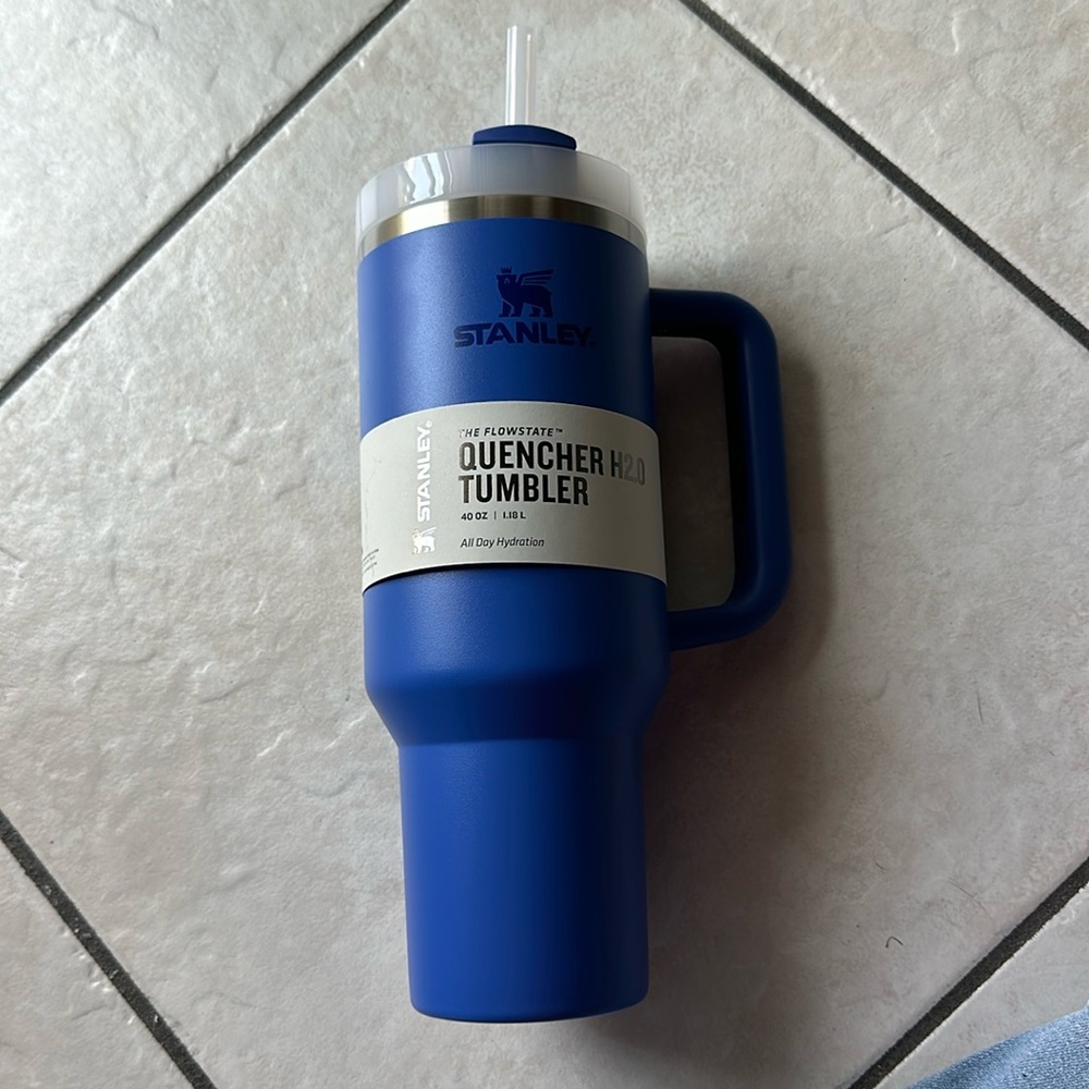 NWT Stanley Iris 40 ounce Quencher Tumbler